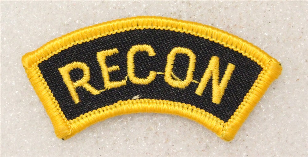 Army patch 5077: “RECON” tab – yellow on black w/yellow merrowed edge