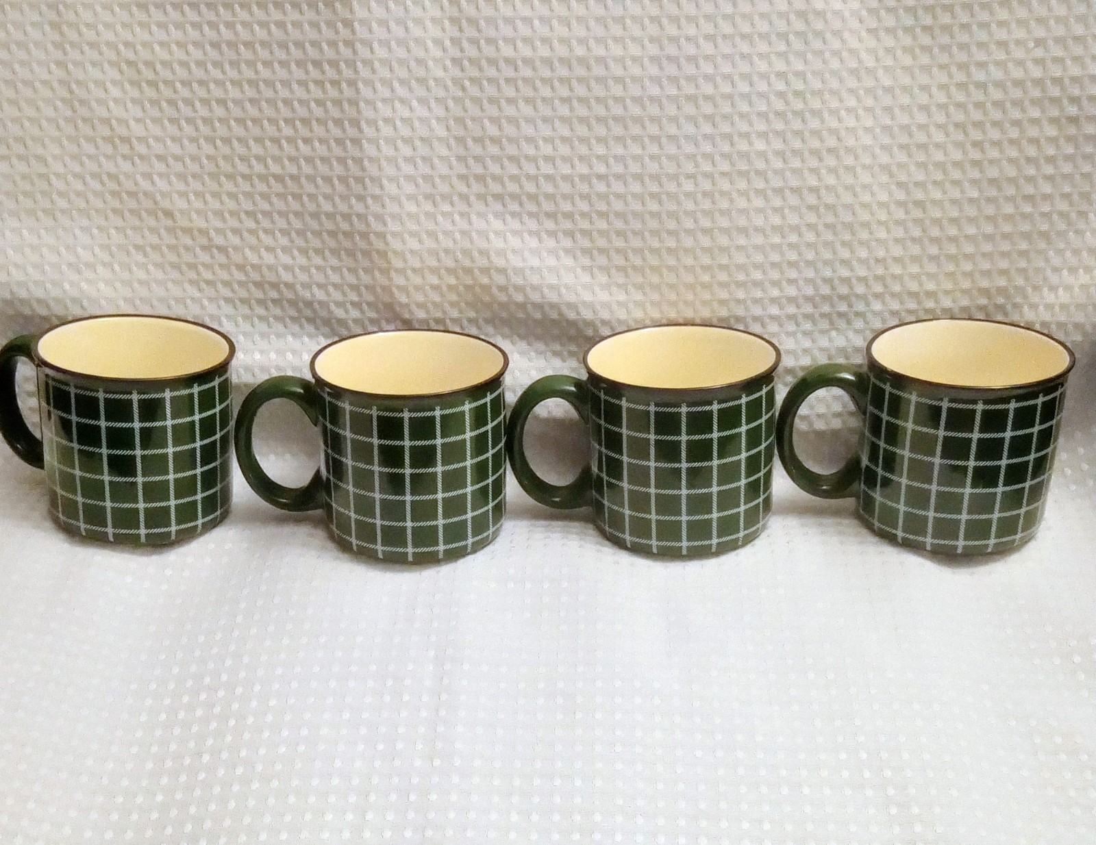 Hallmark Plaid Large Mugs 4 pc New