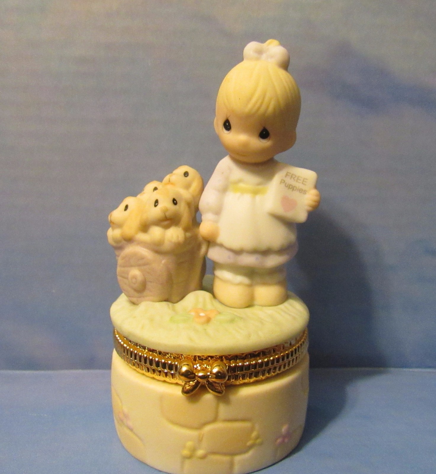 Precious Moments “God Loveth a Cheerful Giver” Free Puppies Porcelain Hinged Box