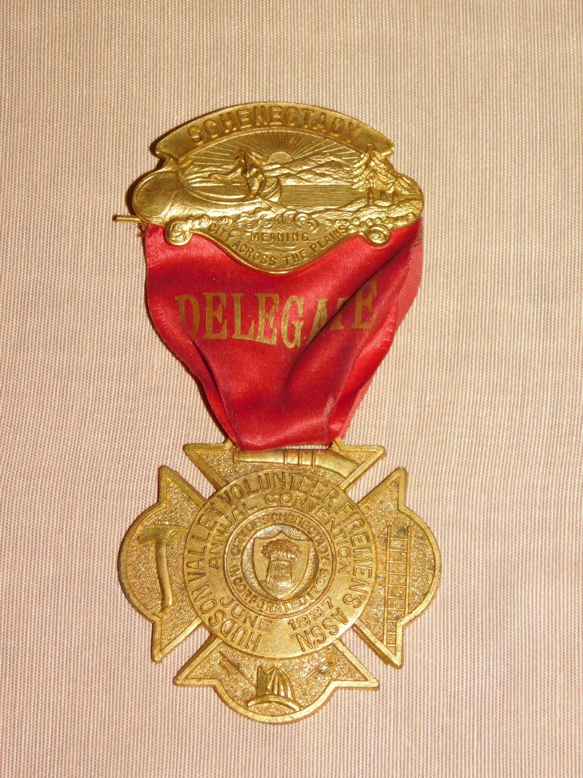 VINTAGE SCHENECTADY 1937 HUDSON VALLEY VOLUNTEER FIREMEN’S ASSN DELEGATE MEDAL