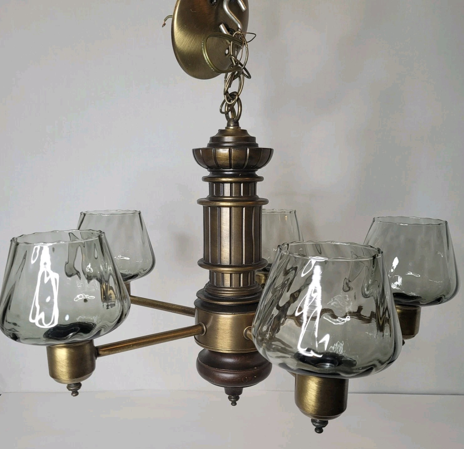 Vtg Art Deco 5-Arm Chandelier Ceiling Light Gray Smoke Swirl Glass Shade Brass