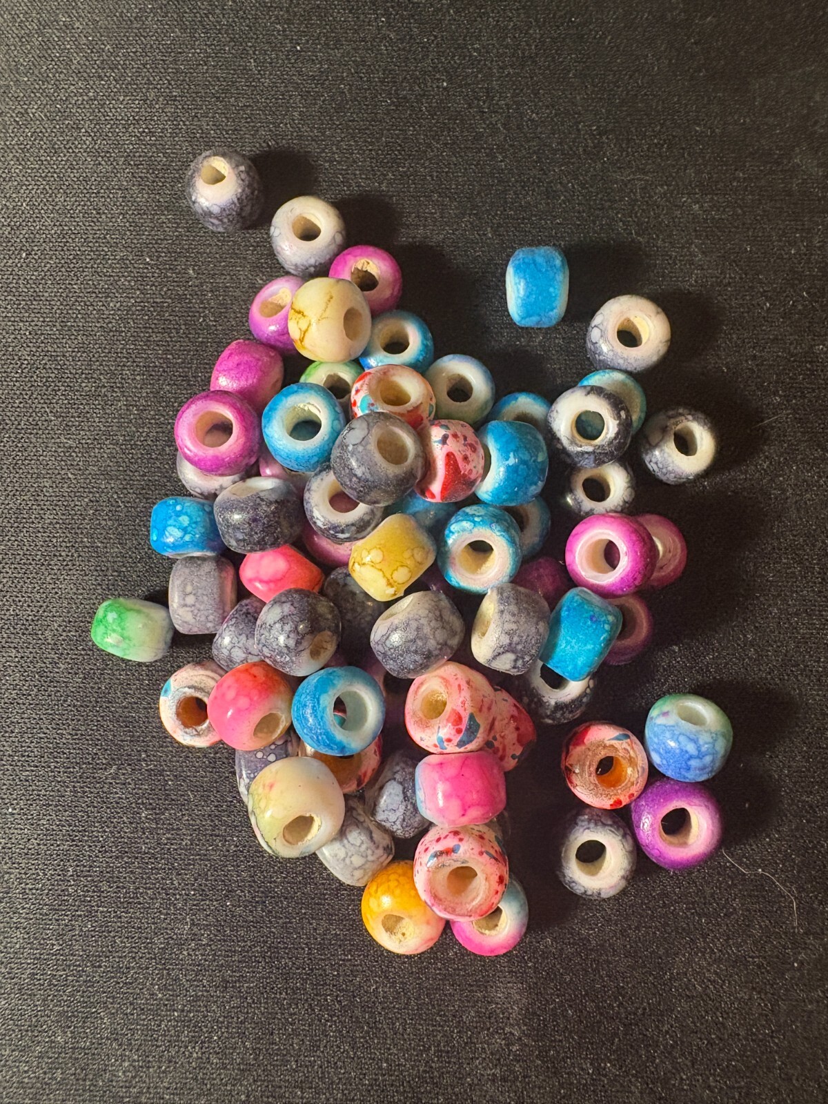 50 grams glass beads – (B1231) colorful white hearts