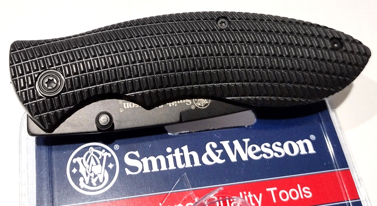 Smith & Wesson Extreme Ops Drop Point Blade Linerlock Tactical Pocket Knife EDC