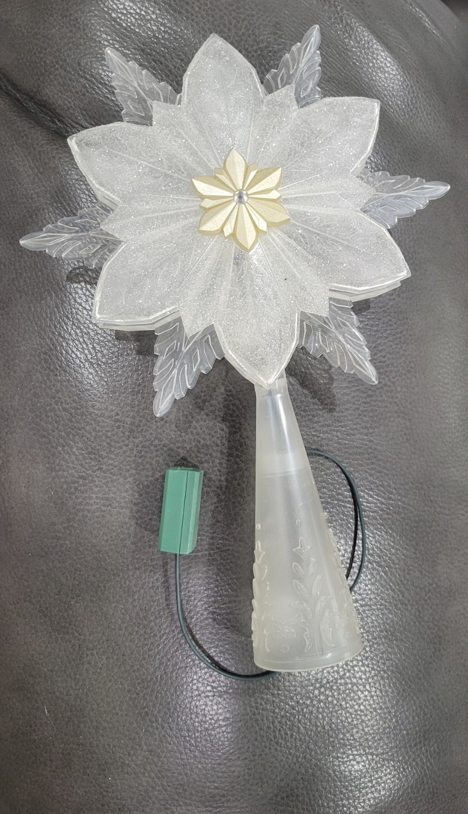 Hallmark 2010 Glowing Snowflake Tree Topper DAMAGED (Magic Cord NOT Included)