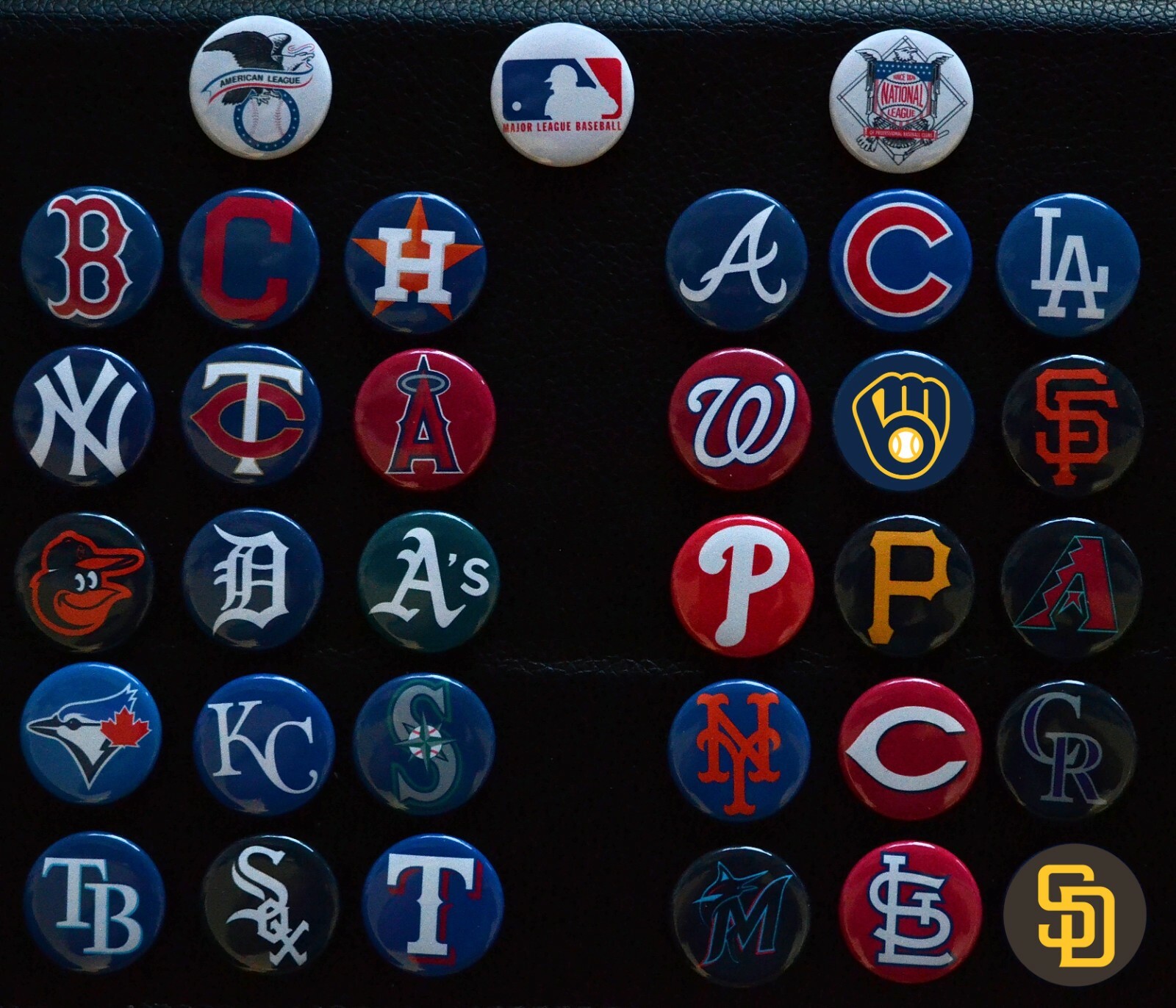 MLB Individual Magnets – Current & Retro – Choose From List – 1 1/2 Inch Round