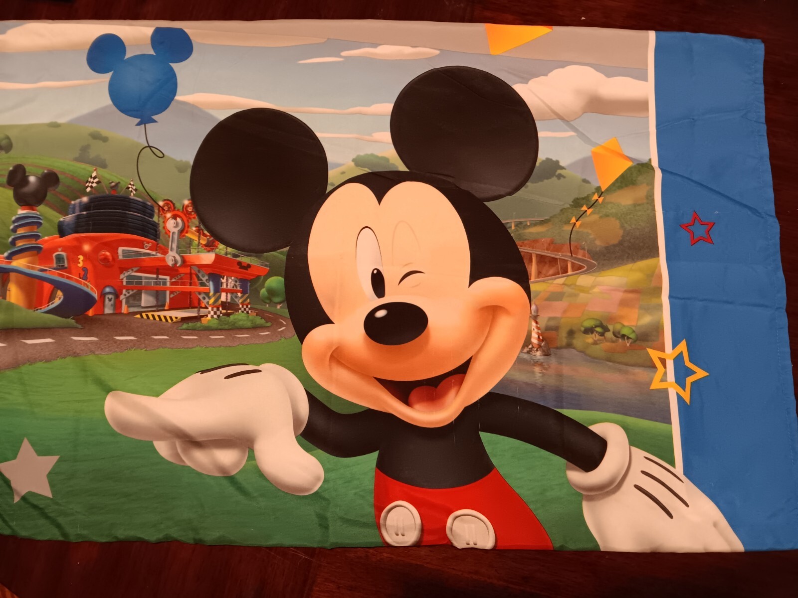 DISNEY WINKING MICKEY MOUSE DONALD & GOOFY PILLOWCASE 20X30 POLYSTER