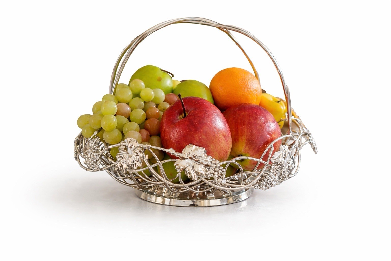Metal Wire Fruit Basket Grapevine Design Hinged Handle Farmhouse Decor W Fruit