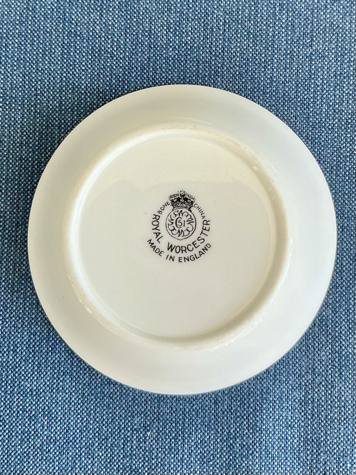 4 Royal Worcester “Bournemouth” Bone China – Butter Pat/Trinket Dishes-Gold Trim