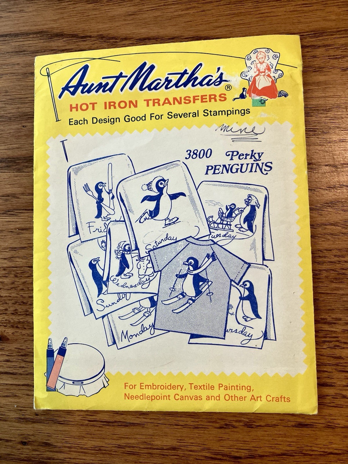 Aunt Martha’s Hot Iron Transfer #3800 Perky Penguins Vintage New Sealed Weekdays