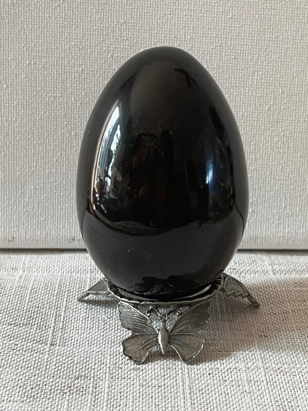 Black Onyx Egg w/ Lucite Stand.Egg is 2 1/2″ high/Stand is 1″ H -Base 1 1/2 sq