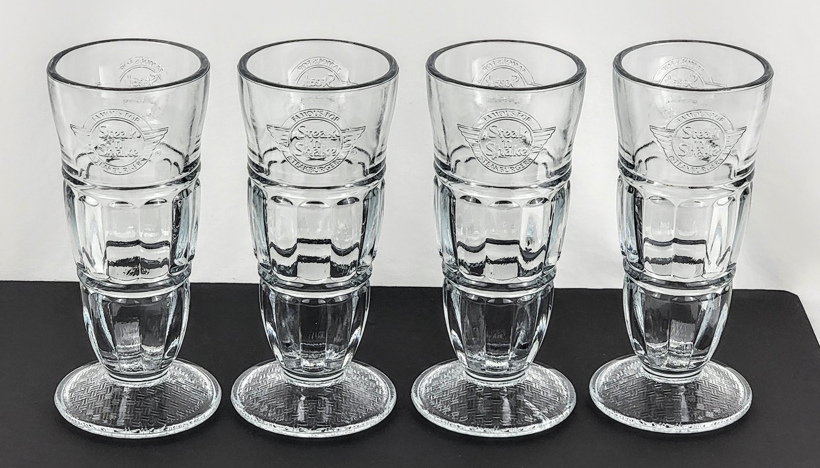 NEW Classic Set of 4 Steak n’ Shake Footed Milkshake Glasses 7 7/8″ Clear 12 oz