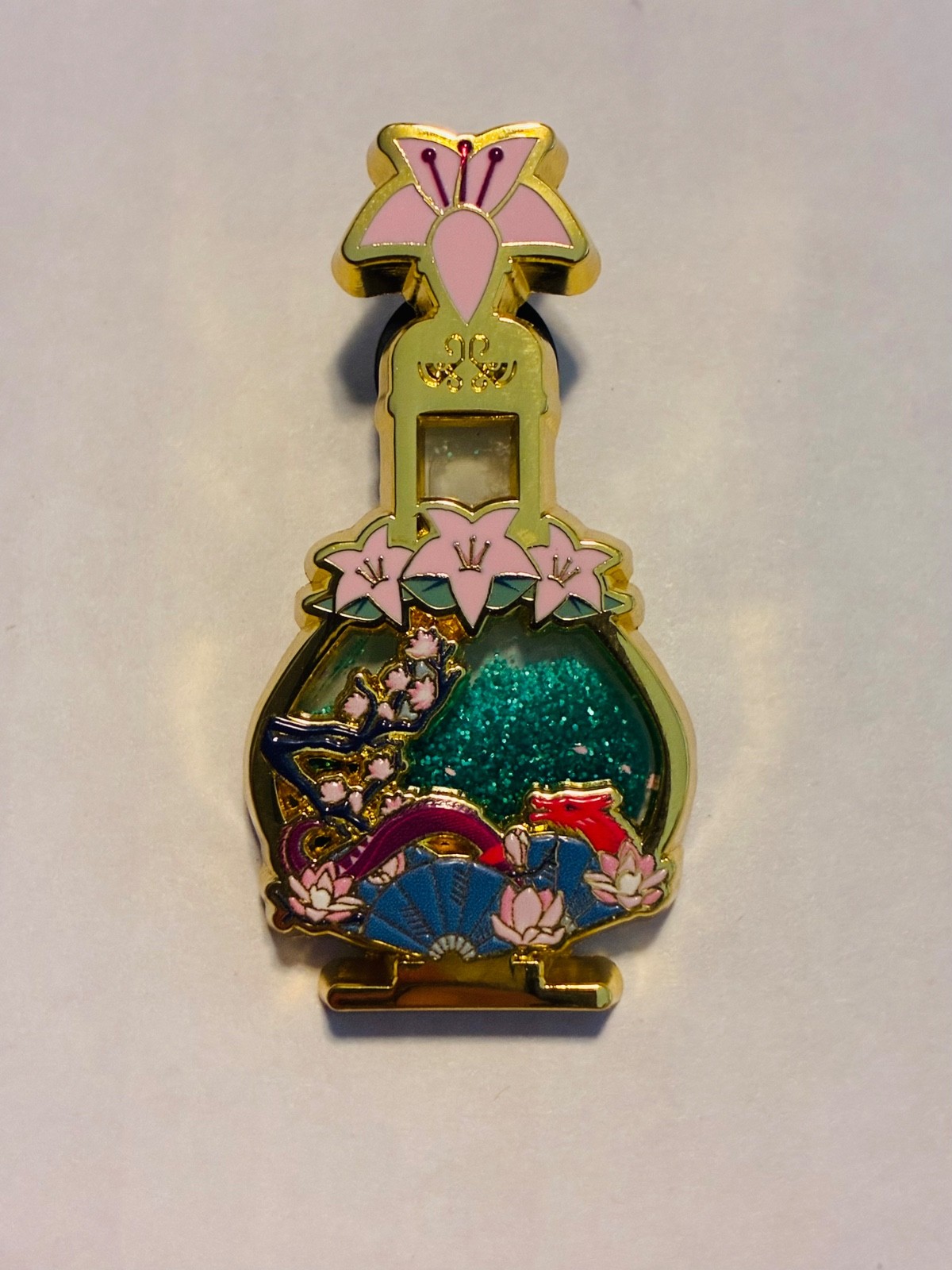 👑Loungefly Disney Princess Liquid Glitter Perfume Bottle Blind Box Pin-Mulan 🏰
