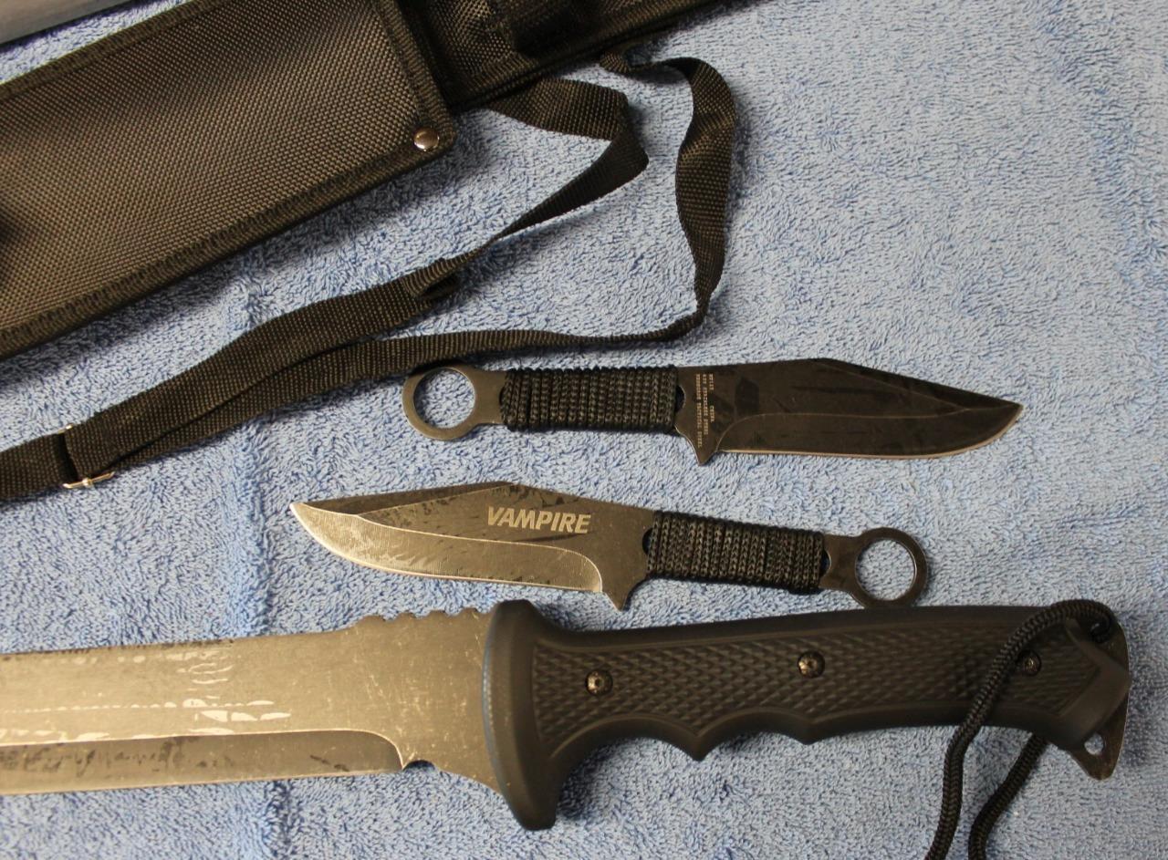 Renegade RT115 Strike Force Vampire Set Machete w/ Two Throwing Knives Sheath