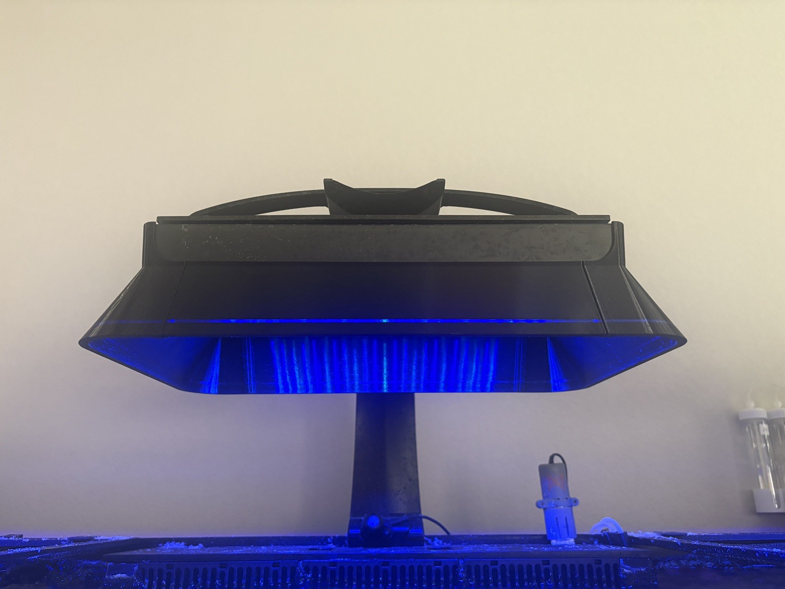 Ecotech Radion XR-30 (G6 or G5) Wide Light Shade (with Transparent Blue Stripe)