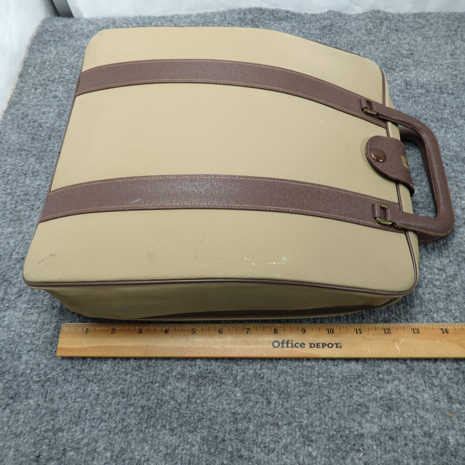 Olivetti Lettera 22 Typewriter Portable Made In Italy W/ Case New Ink 1959 Elite