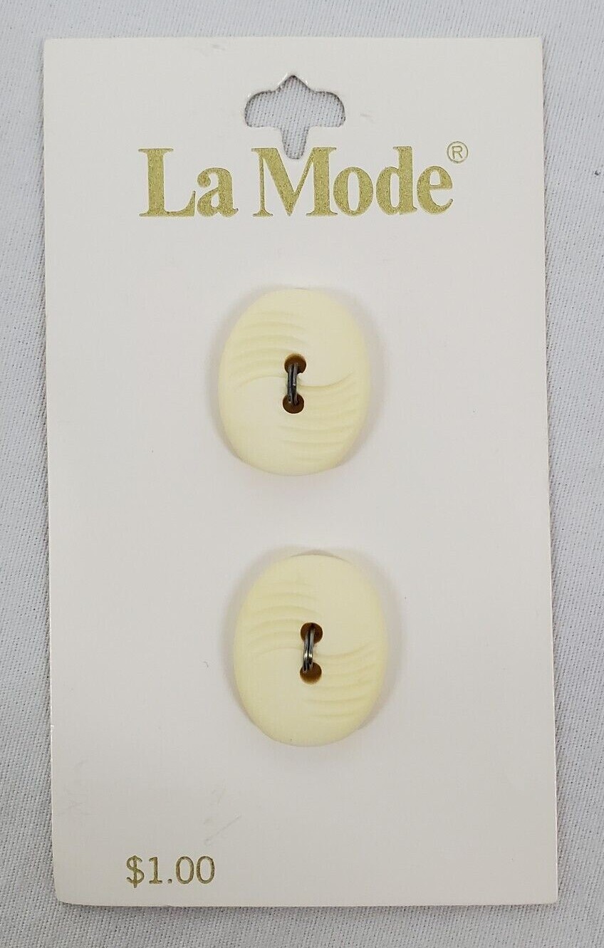 VINTAGE ~ White Accented Oval Buttons – 2 Ea. #46542 19mm 3/4″ – By La Mode