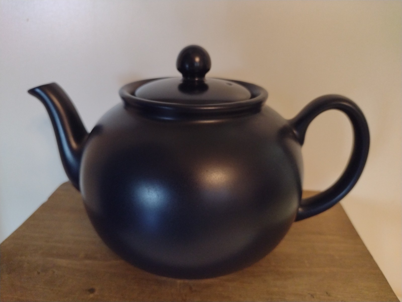 Vintage Pristine England Matte Dark Blue 6 Cup Traditional Teapot