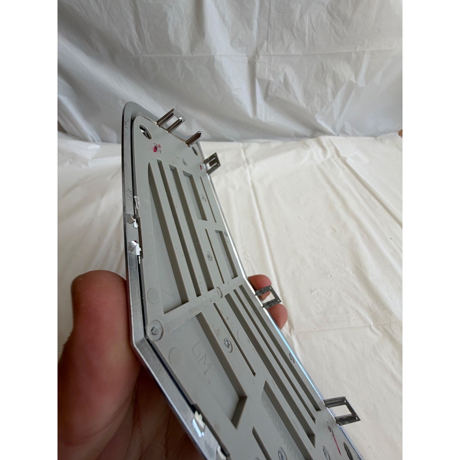 Cadillac Front Grille Emblem Crest Logo GM 23182045 84754506 Chrome Multi-Color