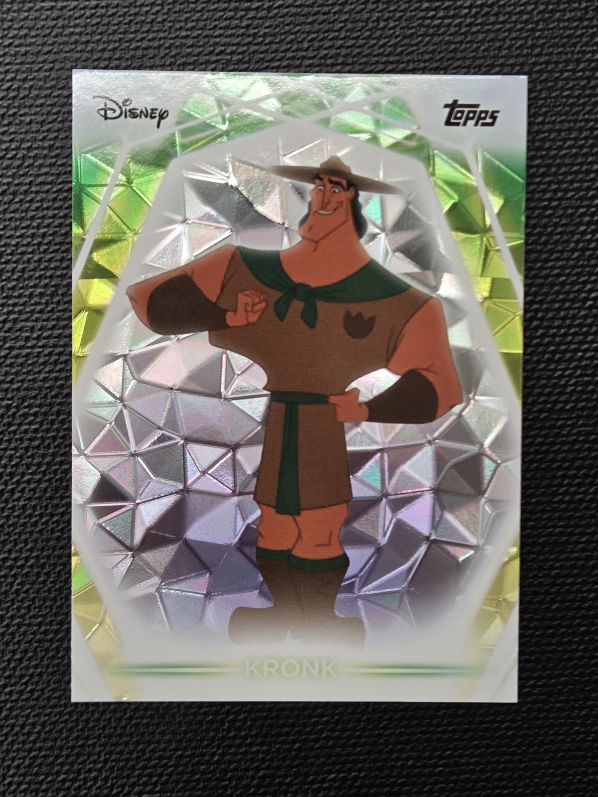 2026 Topps Disney Neon Kronk 39 Diamonte FREE SHIPPING