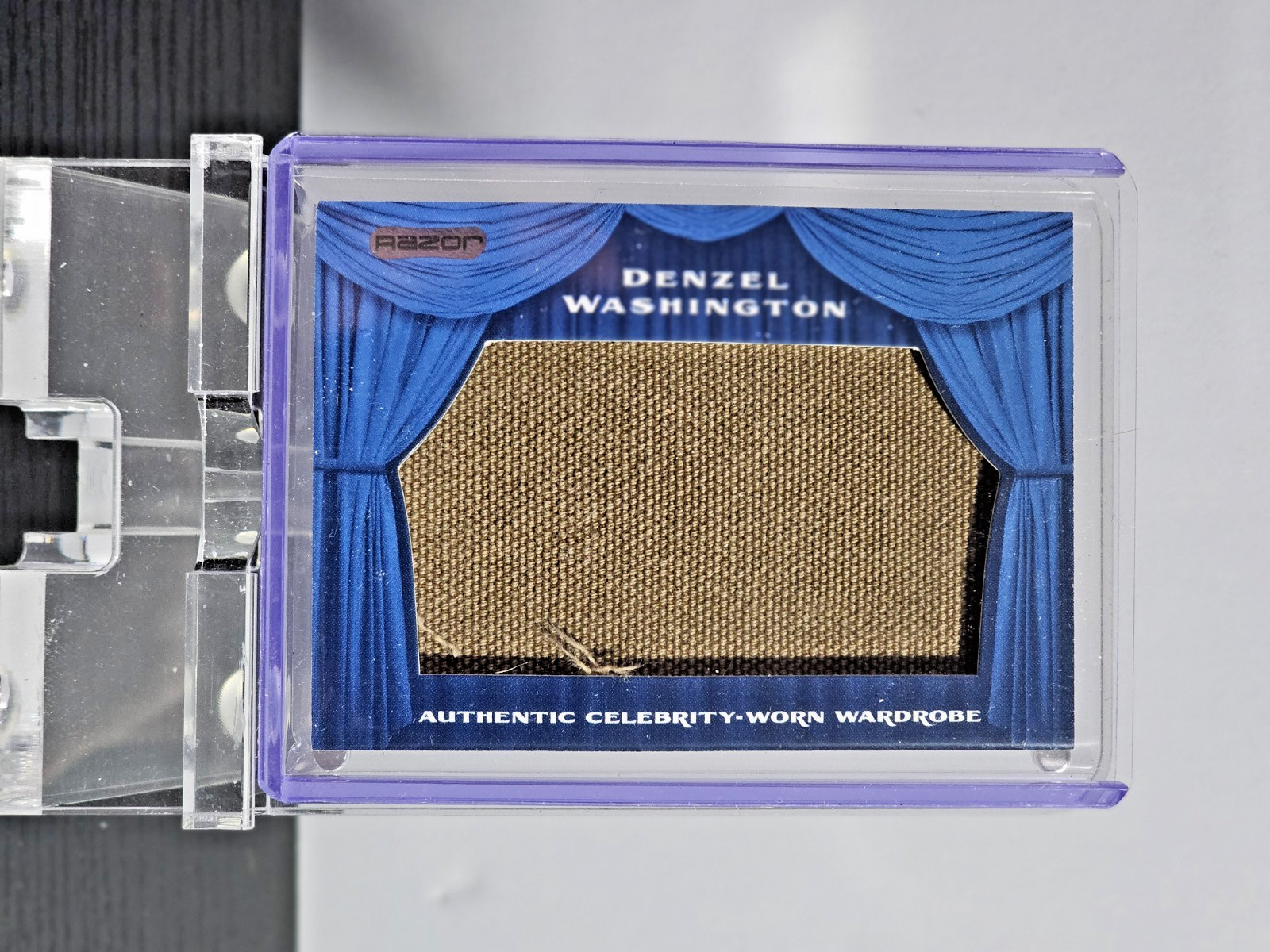 Denzel Washington Actor 2010 Razor Celebrity Worn Memorabilia #SW-20