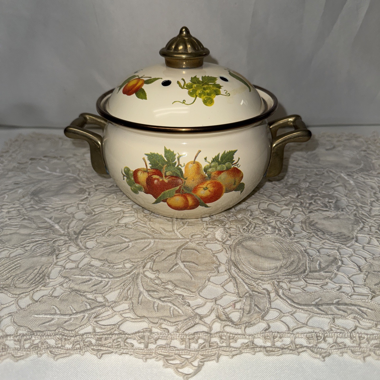 Vtg 5” Enamel Potpourri Pot w Lid & Brass Handles Includes Placemat Fruit Design