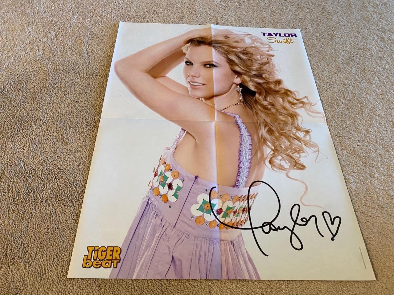 Taylor Swift Robert Pattinson teen magazine poster clipping hands Tiger Beat Pix