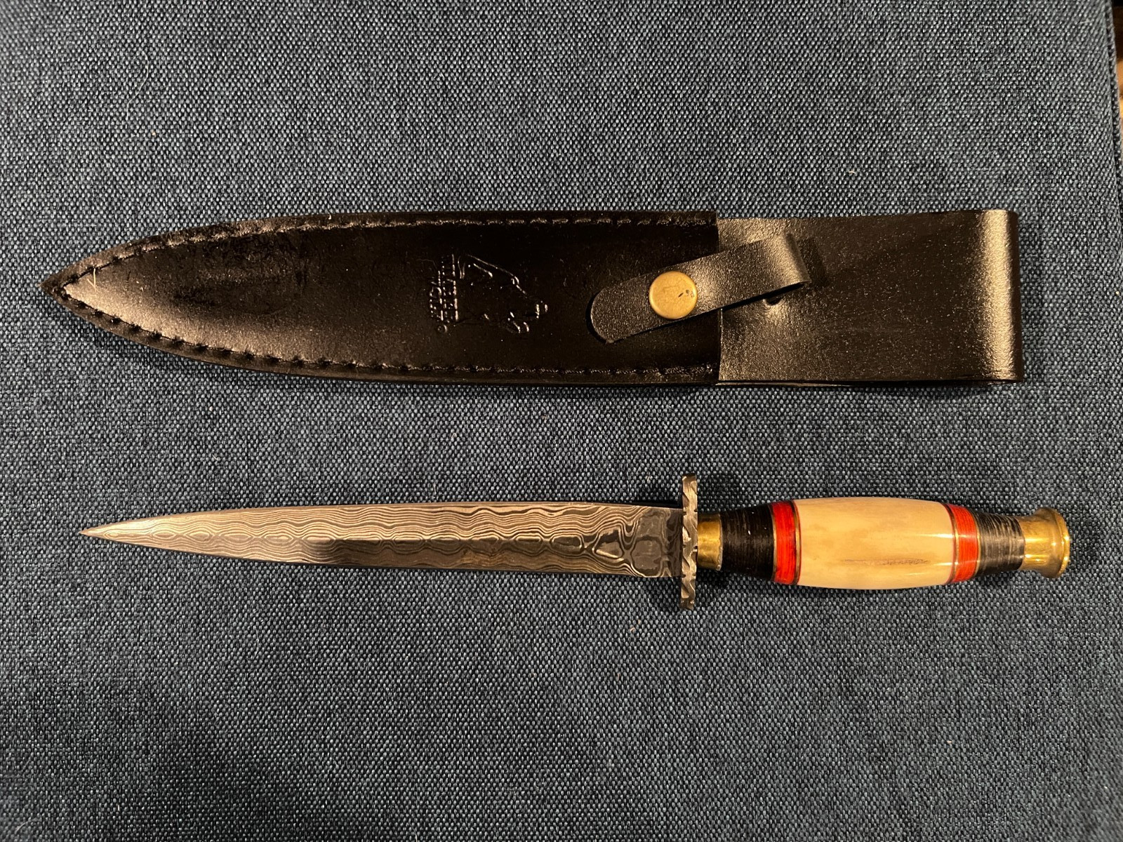 Timber Wolf Black and Red Pakkawood Damascus Dagger