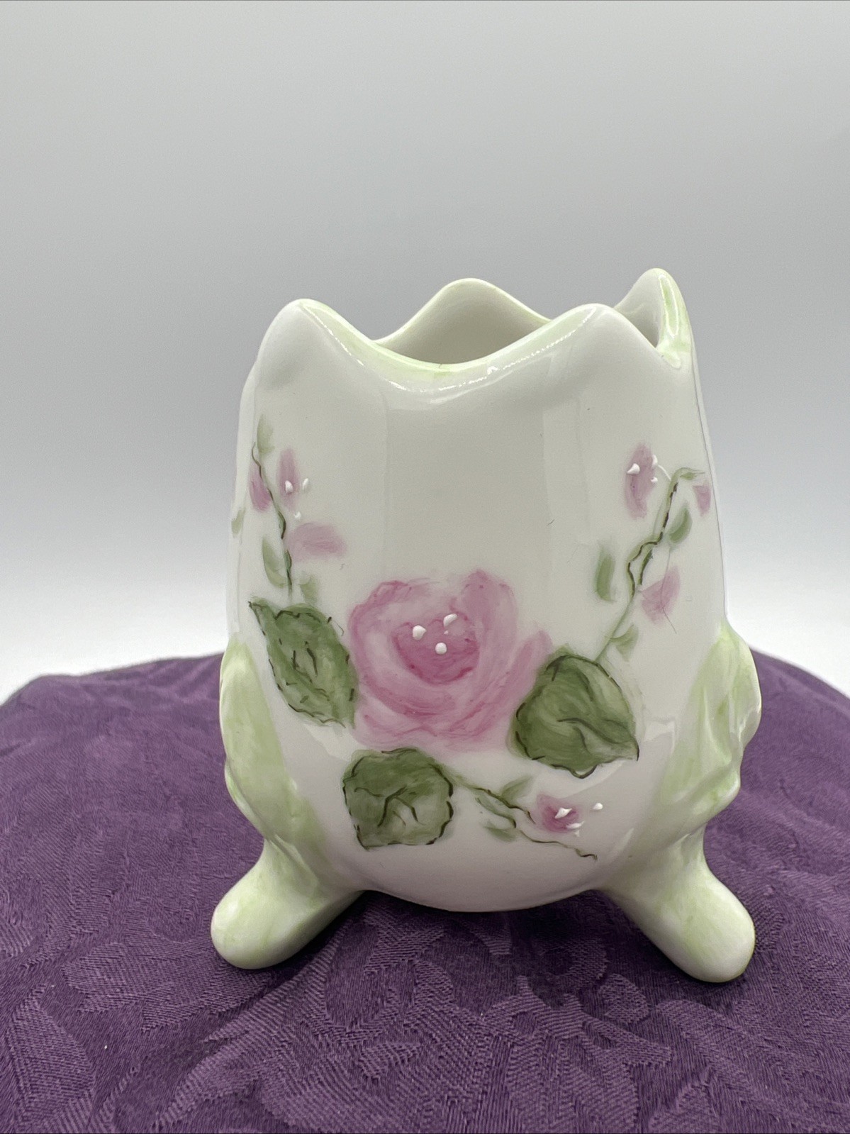 Vtg Cracked Egg 3 Footed Trim Hand Painted Roses Porcelain Signed Corrine 1999
