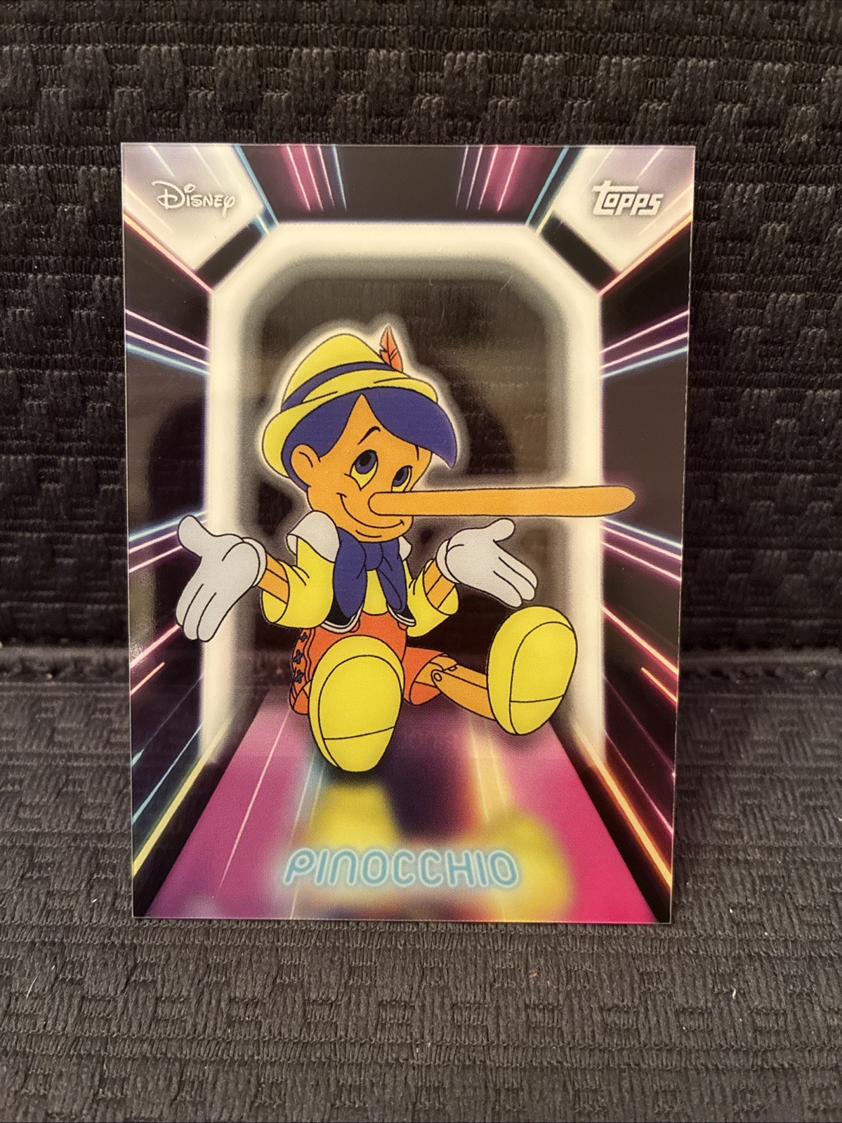 Pinocchio – Topps Disney Illuminated Neon Lights 2026 – NPL-19