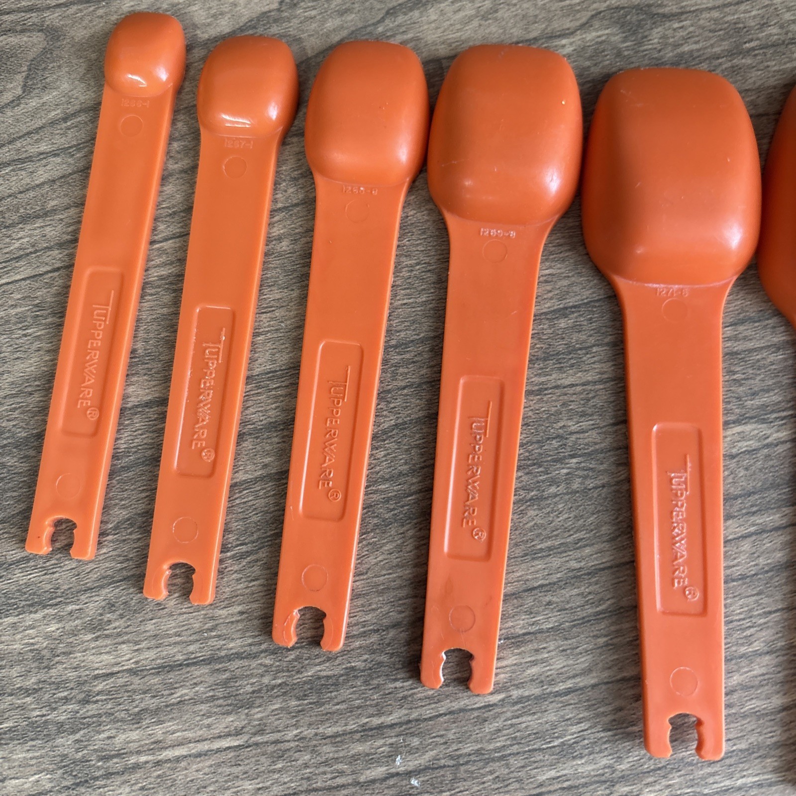 Vintage Tupperware Measuring Spoons Set Orange Complete Set of 7