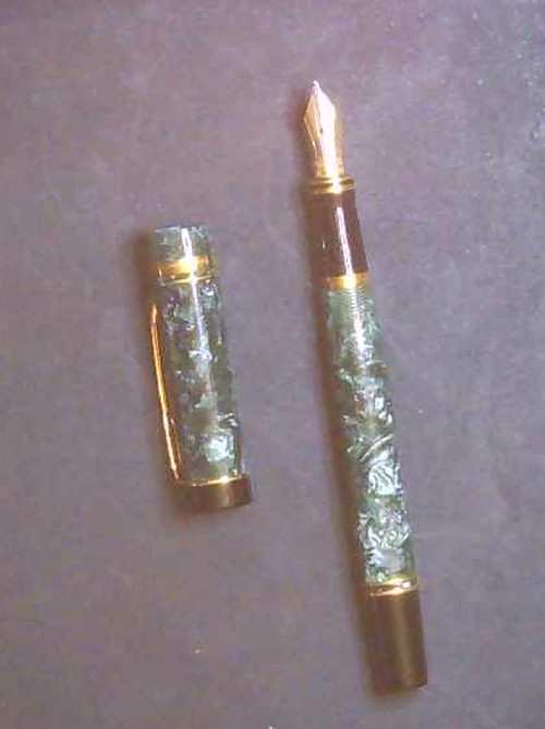 Parker Duofold International Fountain Pen – Marbled Green – 18K Gold M Nib