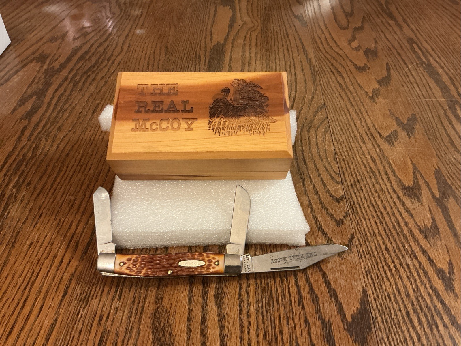 Mt.Ida Arkansas,The Real McCoy 3 Blade Stockman Knife,w/cedar case,used cond.