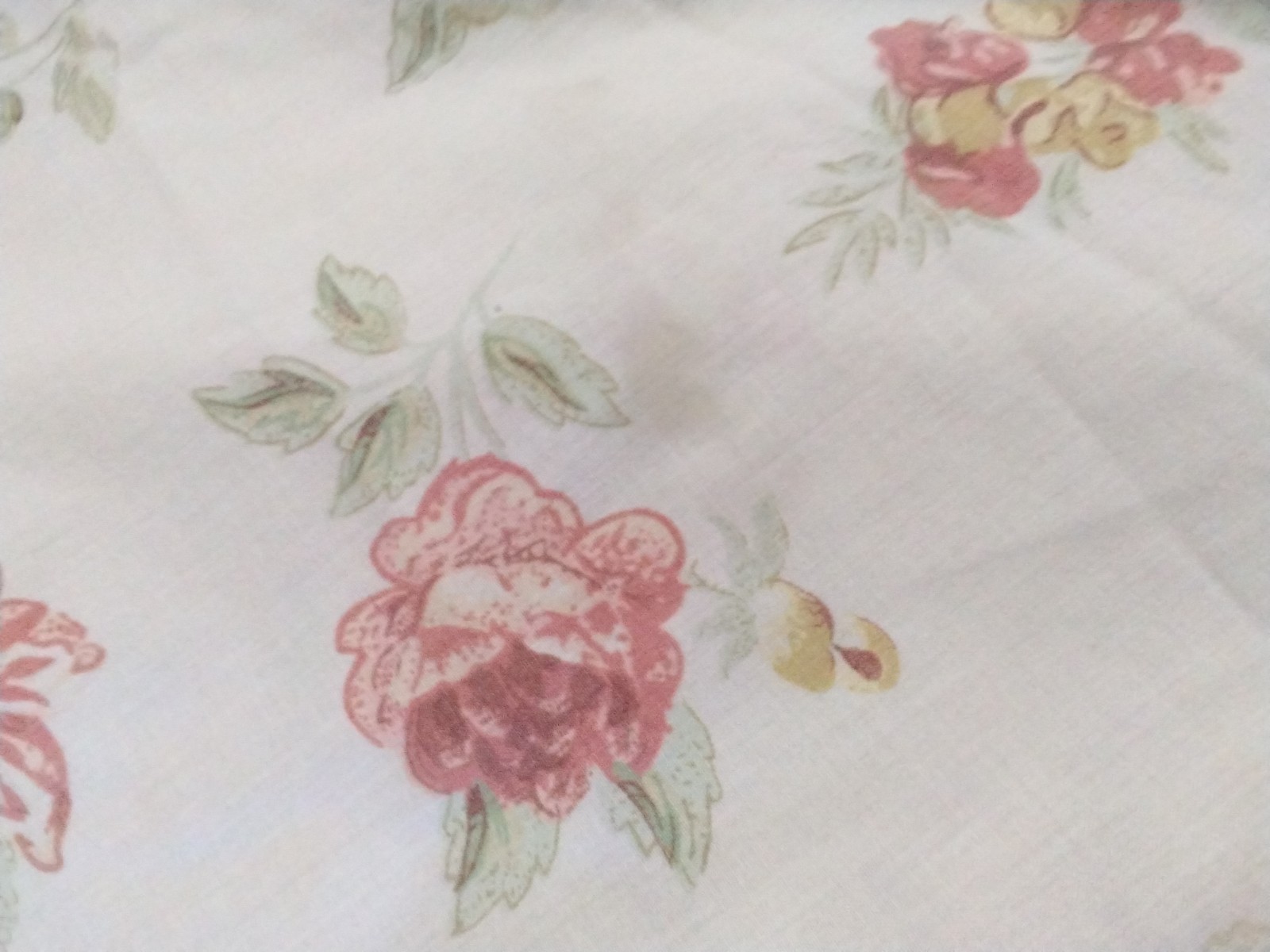 Vintage 4 Piece Sheet Set Flat, Fitted, Pillow Case Set, Tan & Floral Design