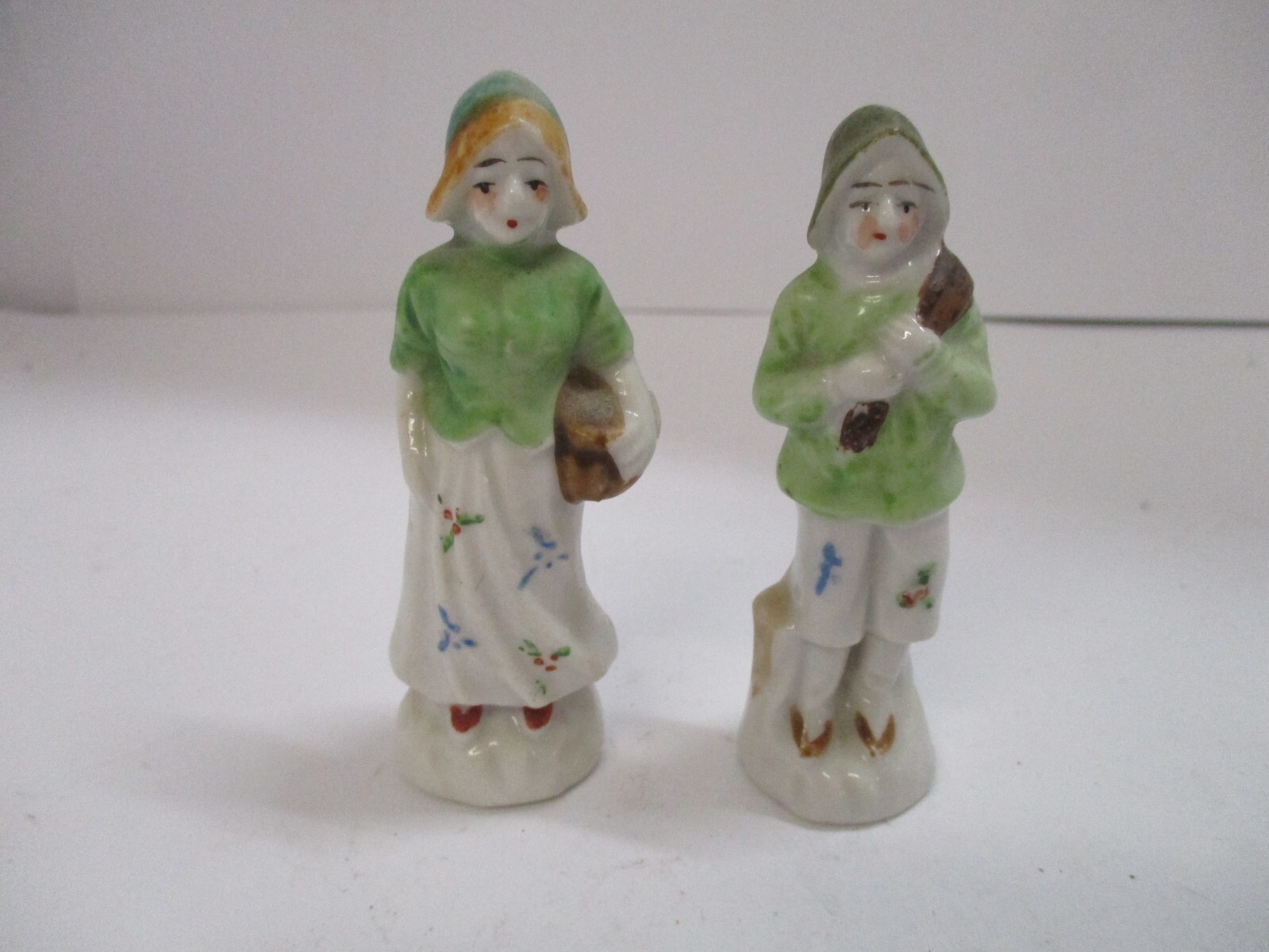 2 Little Occupiied Japan Porcelain / Ceramic Figurines