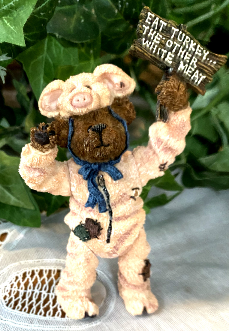 BOYDS SHOE BOX BEARS COLLECTION – ” DINNER” FIG – PIGADILLY HONEYGLAZE 2E
