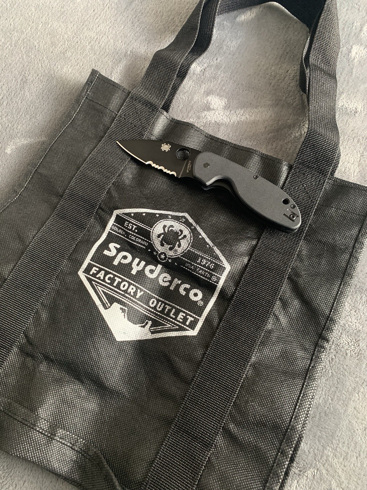 Spyderco Emphasis Combination Black Blade G10 Scales 8cr13MoV FACTORY SECOND+Bag