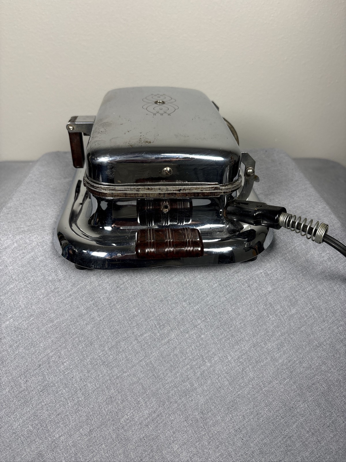 Vintage General Electric GE Automatic Chrome Grill Waffle Baker Iron