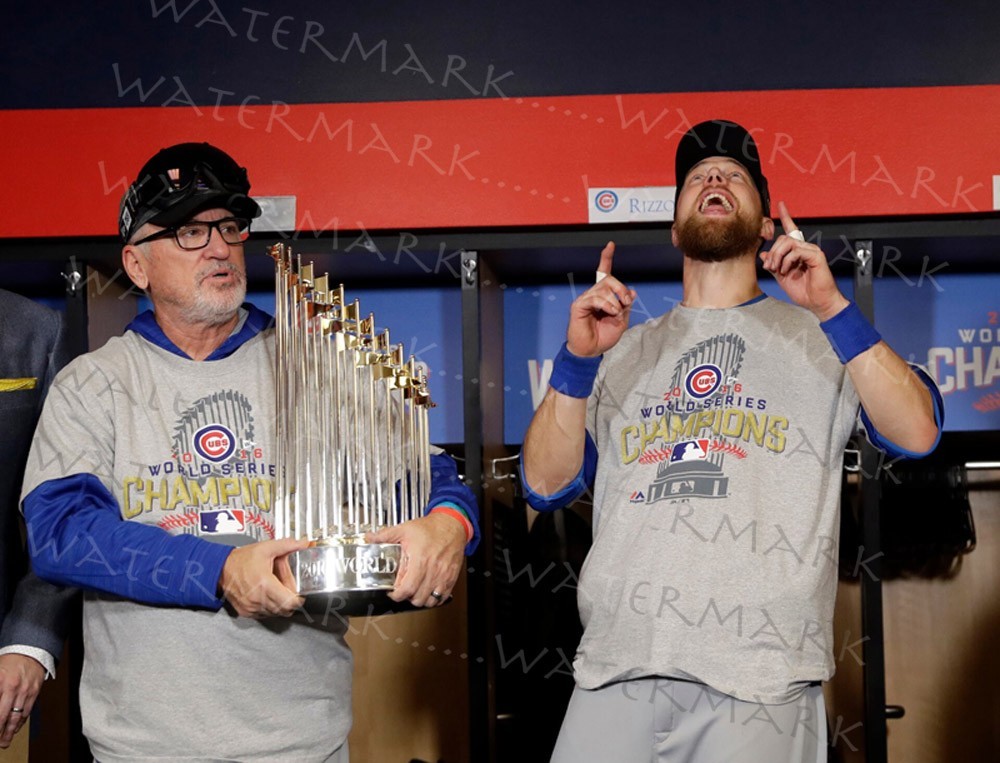 Joe Maddon and Ben Zobrist with 2016 World Series Trophy – Photo Print Poster