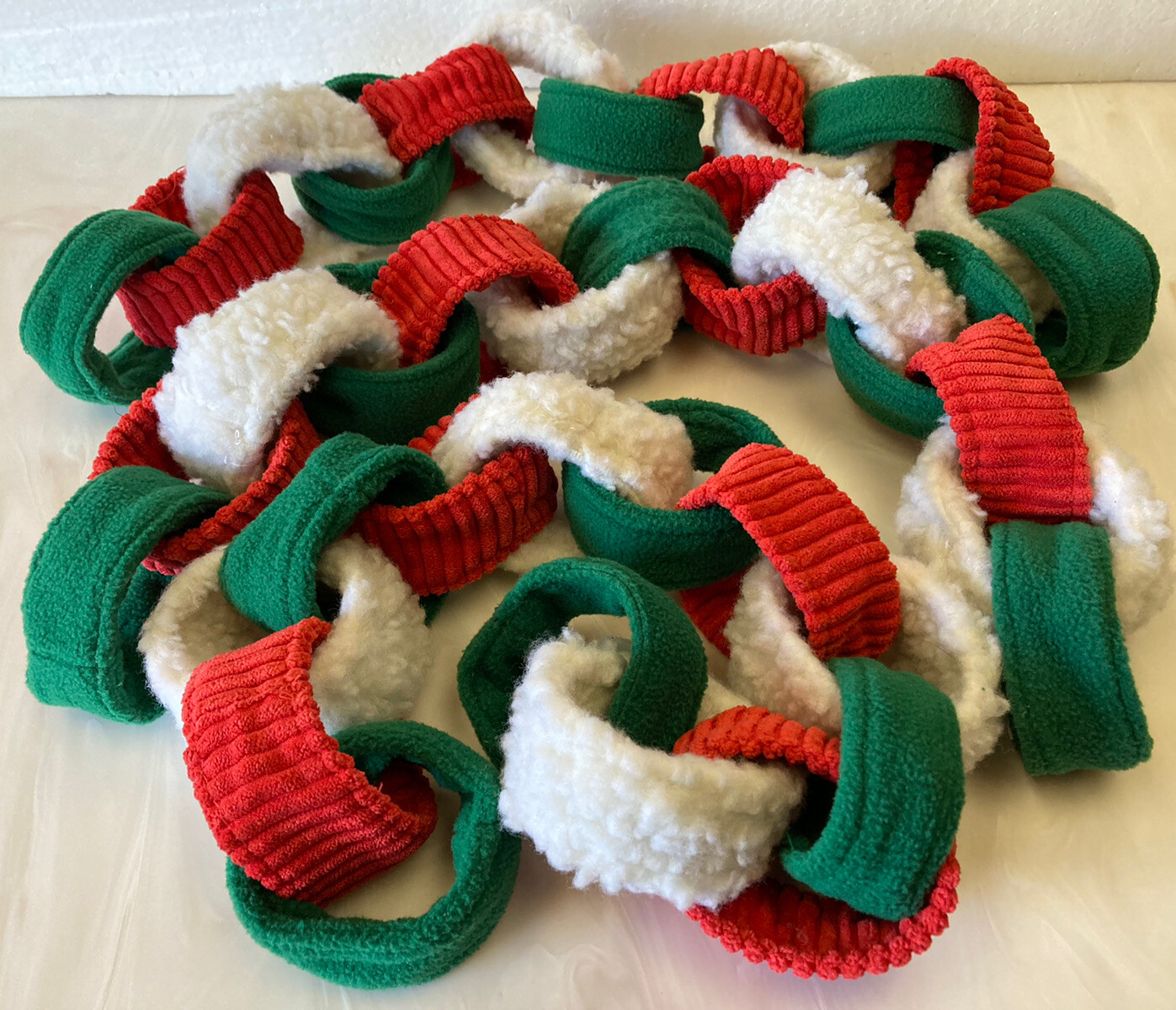 CHRISTMAS TREE or PET TOY fabric CHAIN GARLANDS set of 3 RED/GREEN/WHITE over 5′