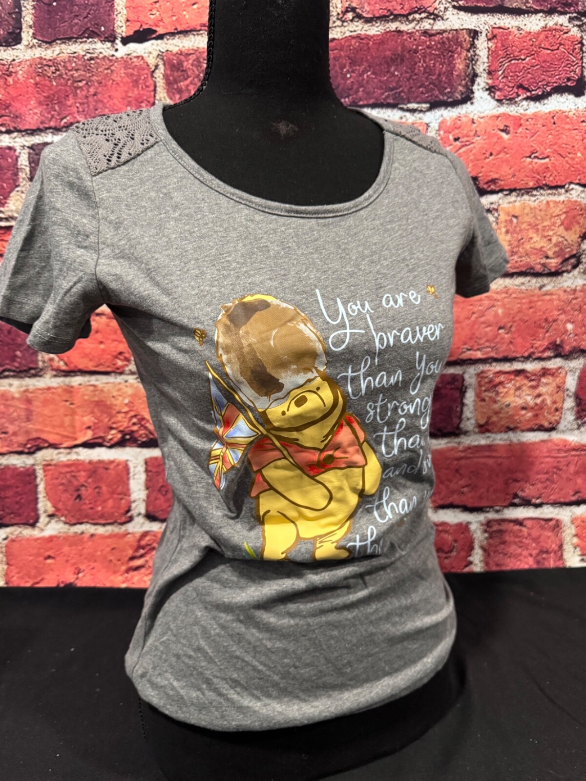 Disney Parks United Kingdom Epcot Winnie The Pooh Shirt Women’s XLarge MOS