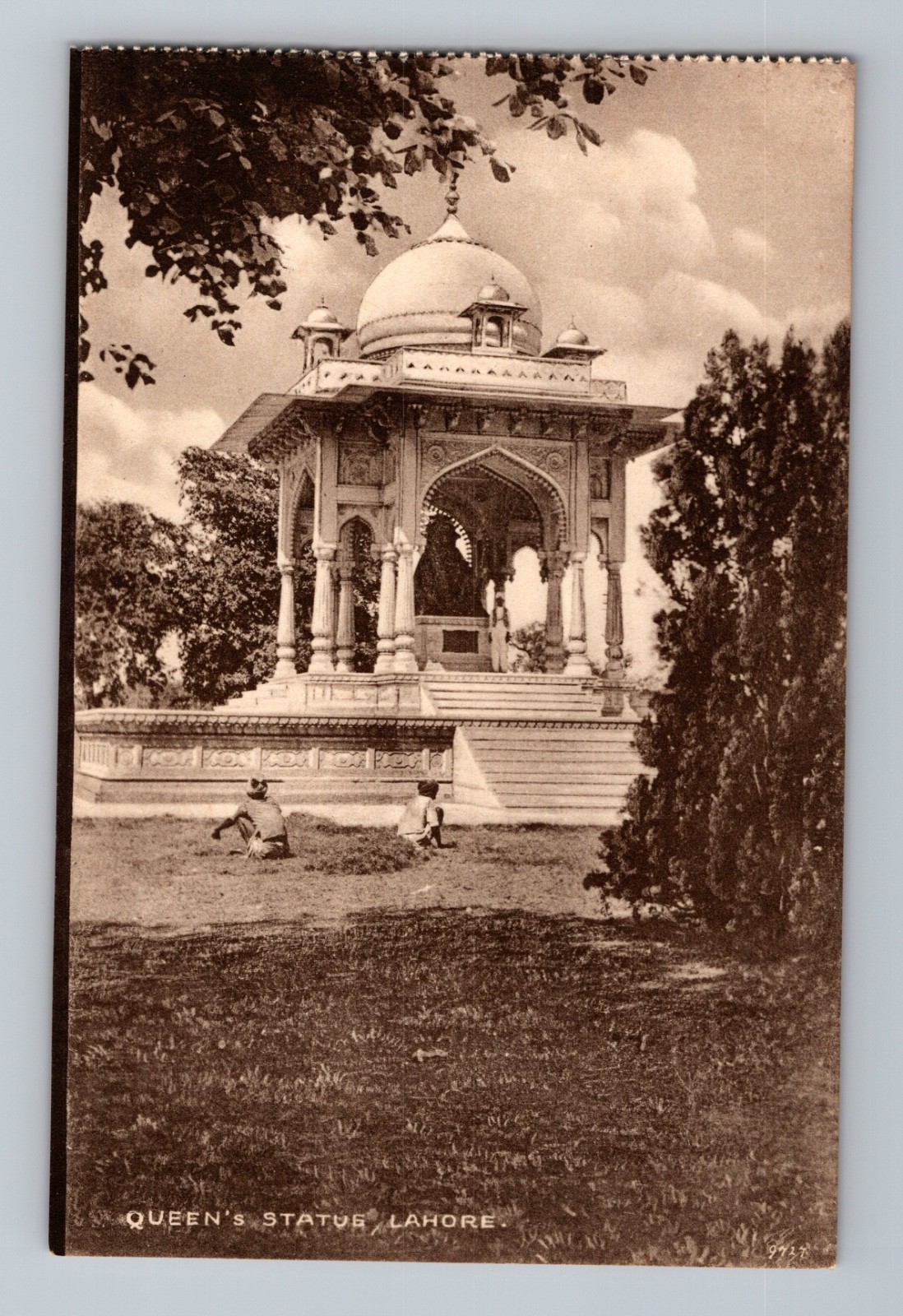 Queen’s Statue Lahore Pakistan Postcard RPPC 9727 Punjab Society