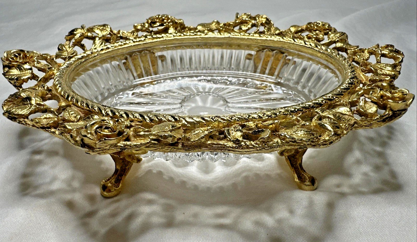 Matson Brass Footed Soap Dish 6″ Roses Ormolu Oval Bathroom Hollywood Regency