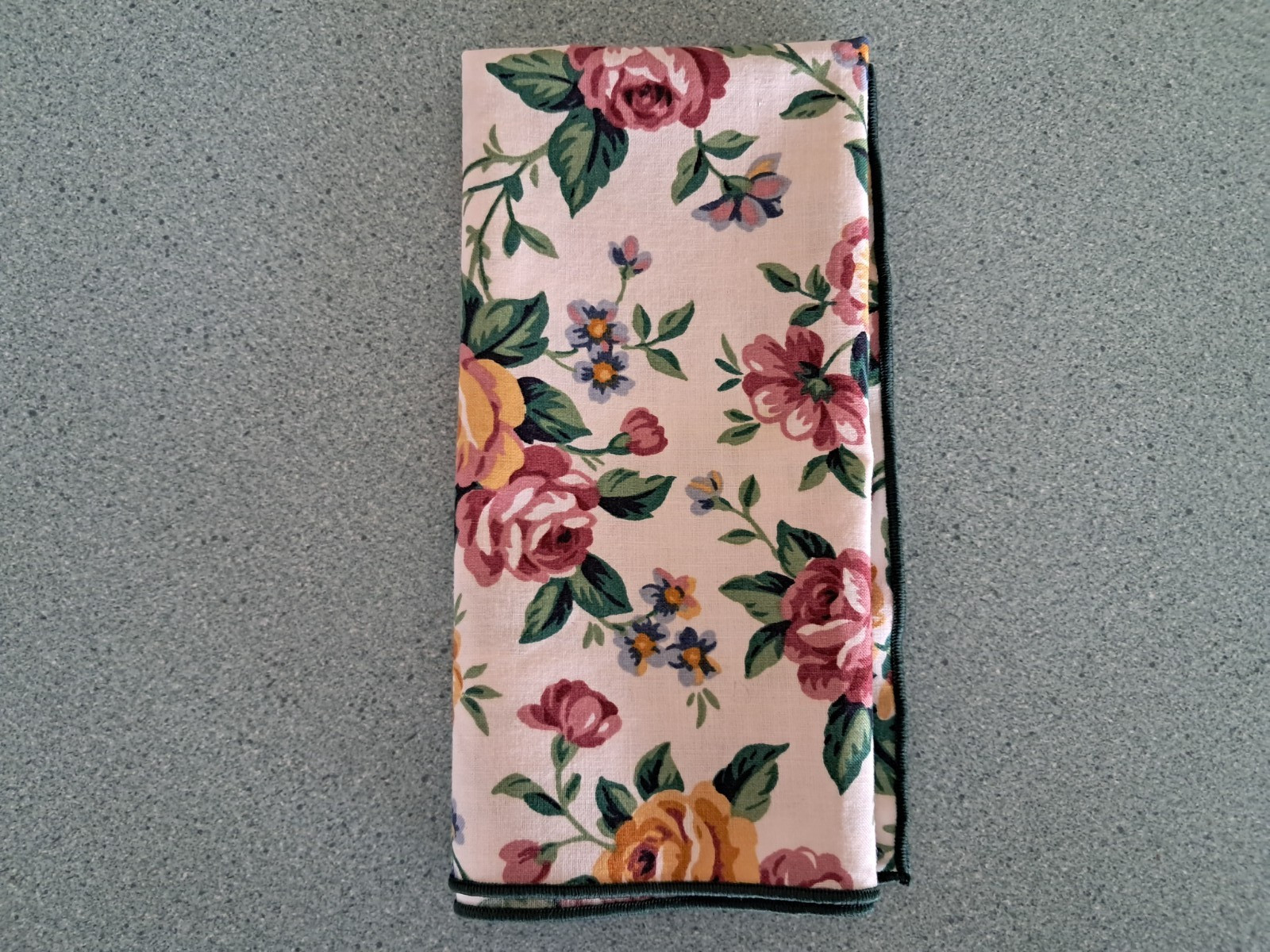 Longaberger single Napkin in Garden Splendor pattern 16.5″ x 16.5″