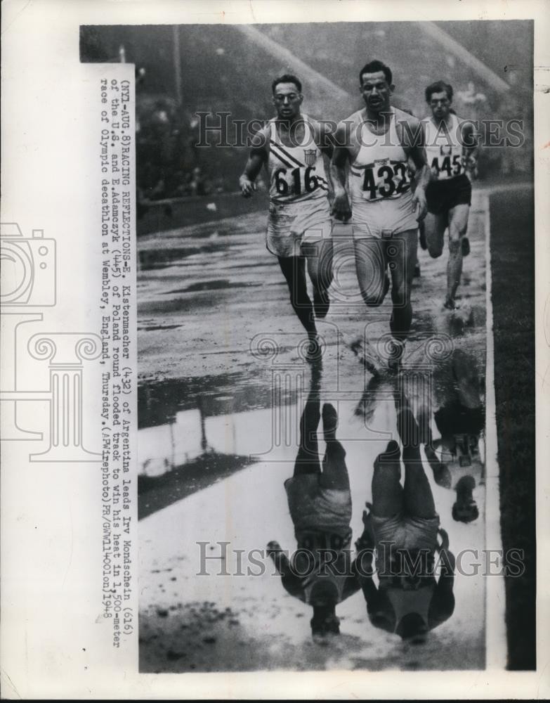 1948 Press Photo E. Kistenmacher (432) of Argentina Leads 1,500 Meter Race