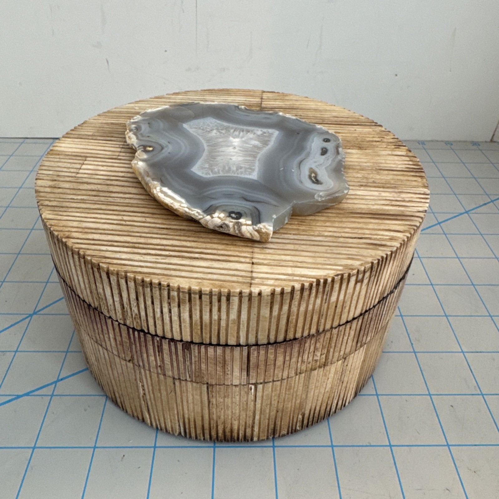 GLOBAL VIEWS Chiseled Bone & Agate Quartz Decor Box – Trinket Jewelry Storage