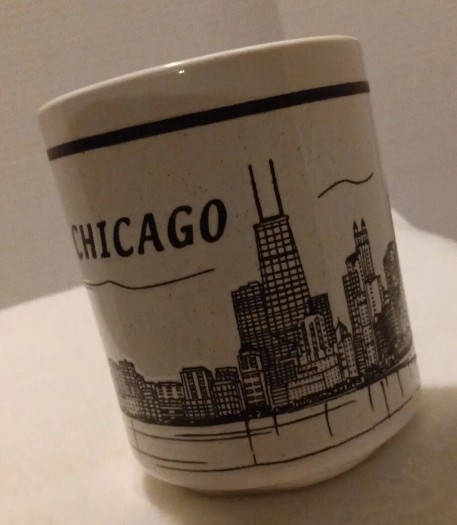 Vintage CHICAGO City Skyline Travel Memorabilia COFFEE Cup Mug ~ Pre-Owned ~ EUC
