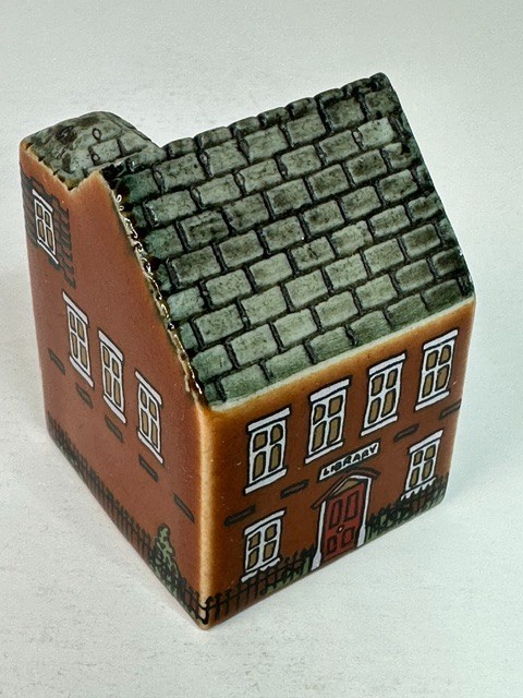 Wade Whimsey-On-Why Village Houses – Assorted – You Choose – Made in England