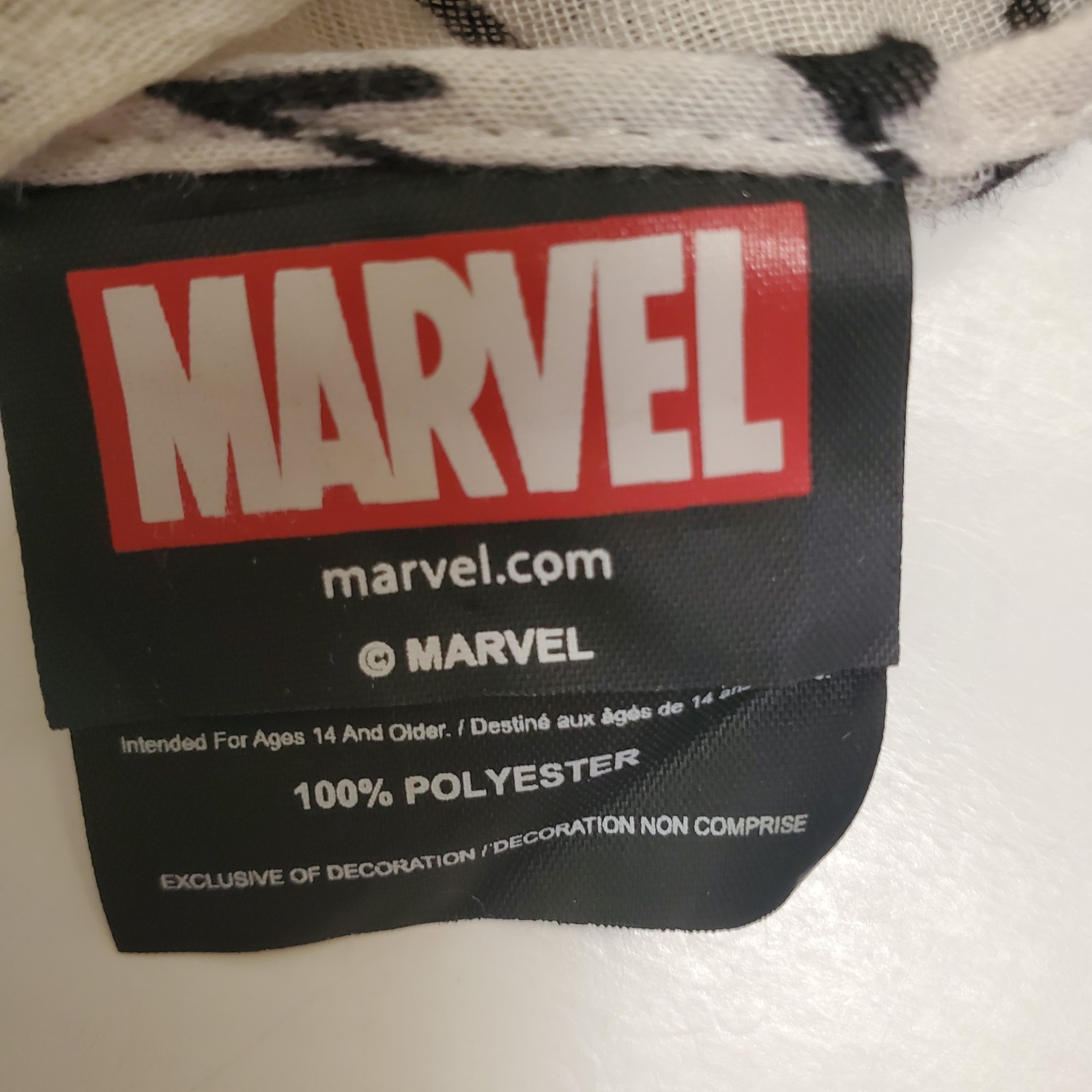 Marvel Comic Cartoon Infinity Scarf Avengers – Polyester One Size 35″ square EUC