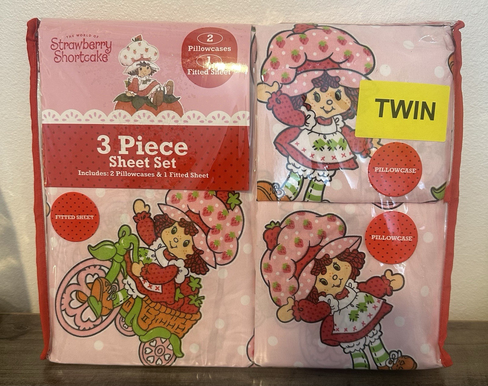 Strawberry Shortcake Fotted Sheet & 2 Pillowcases Red/pink 100% Polyester New