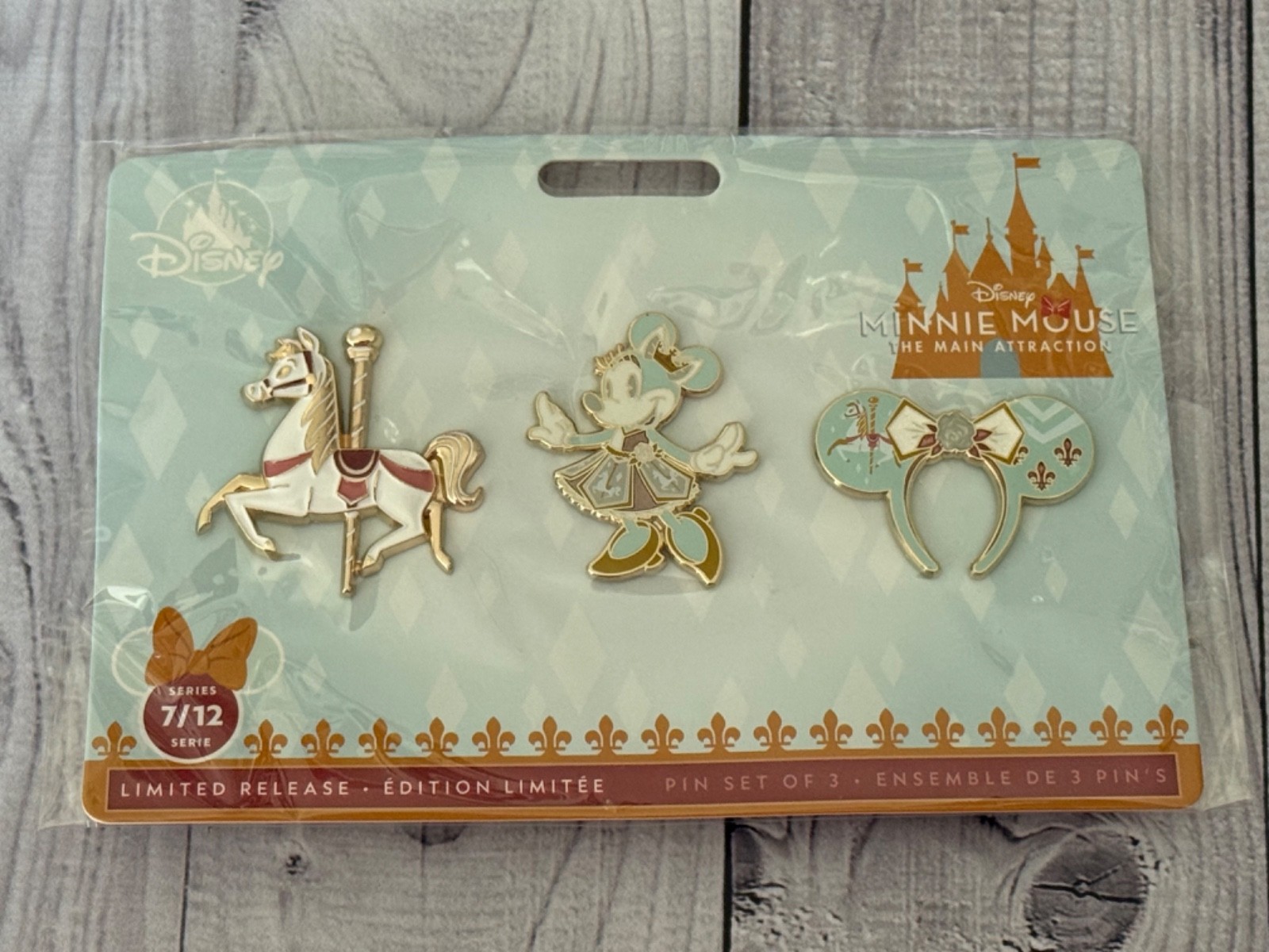 Minnie Mouse The Main Attraction July 7/12 King Arthur Carousel Pin Set NEW